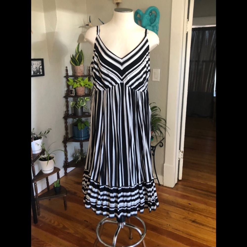 Brand new black stripe midi dress with pockets